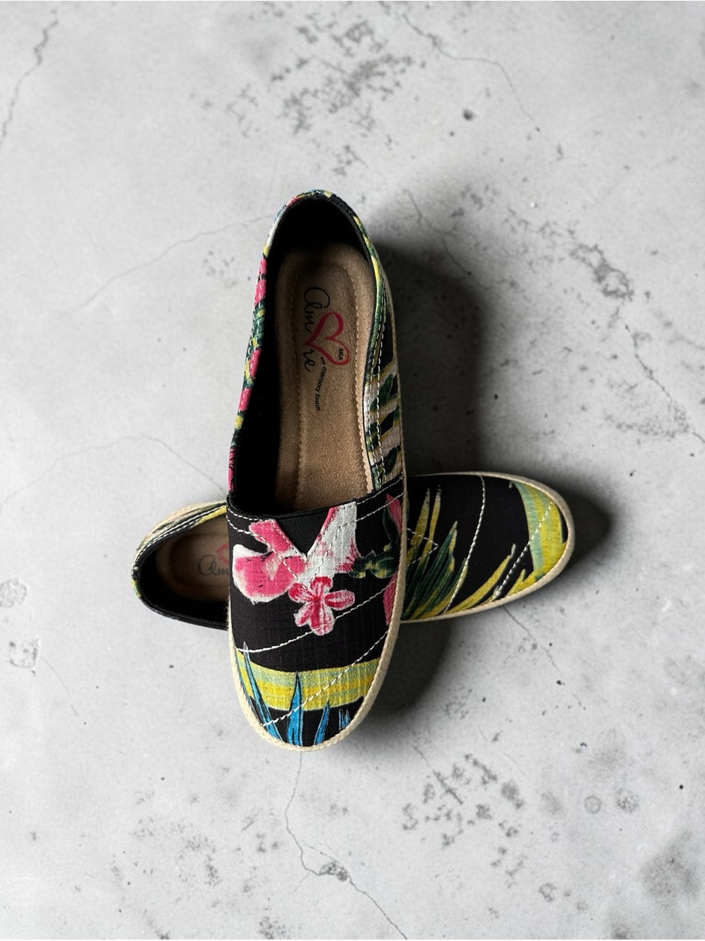 Mi Amore Floral Canvas Espadrille Sneakers in Black and Green - Picture 2 of 11